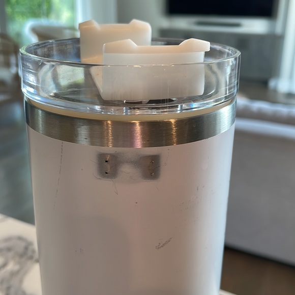 Rodan + Fields tumbler little defect (no handle) - Picture 2 of 2